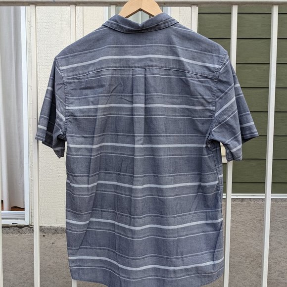 Patagonia Short Sleeve Button up shirt - Picture 3 of 5